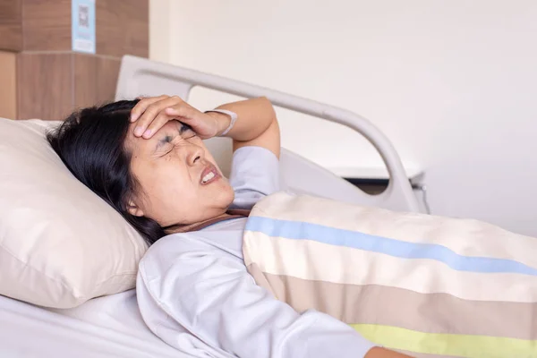 Patient Asian Woman Having Headache Migraine Severe Hospital — Stock Photo, Image