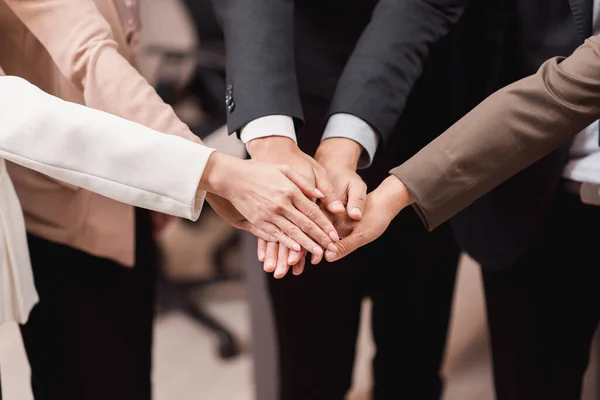 Grupo Pessoas Negócios Juntar Mãos Sucesso Para Lidar Trabalho Equipe — Fotografia de Stock