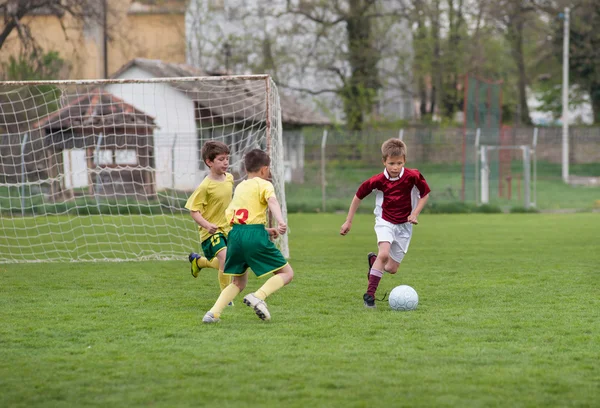 Kinderfußballspiel — Stockfoto