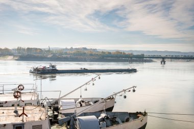 nehir taşımacılığı trafiği