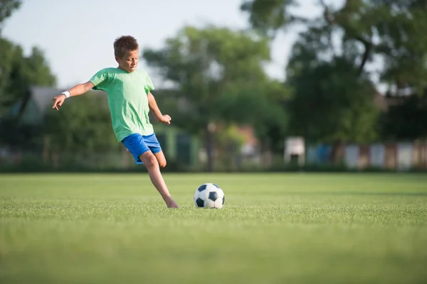 Çocuklar Futbolu — Stok fotoğraf