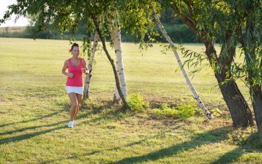 doğada jogging girl