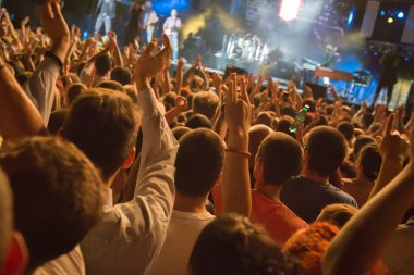 konser dışında