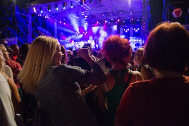 konser dışında