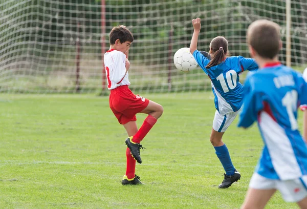 Futebol infantil — Fotografia de Stock