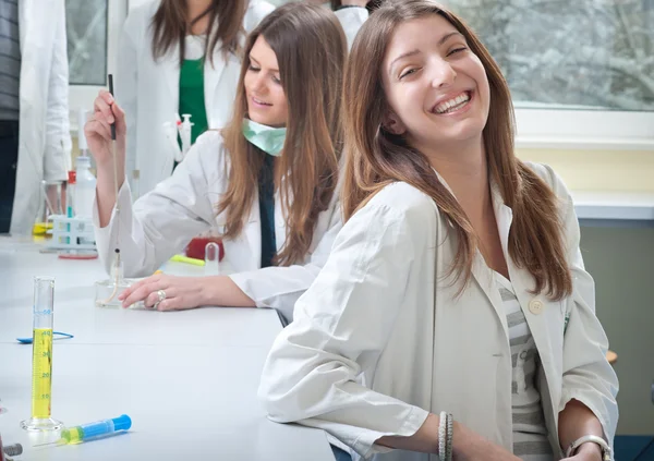 Portrait of smiling young girls — Stock Photo, Image