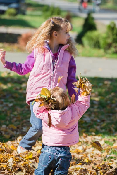 Kleine meisjes — Stockfoto