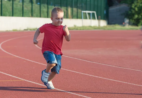 Αγόρι που τρέχει — Φωτογραφία Αρχείου