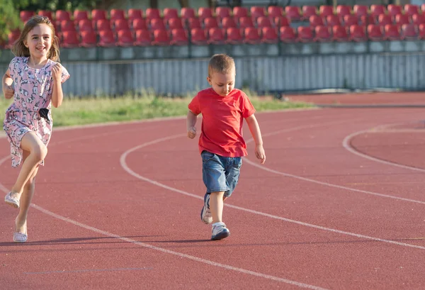 Löpning för barn — Stockfoto