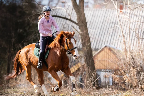 Young Pretty Girl Riding Horse — Stock Photo, Image