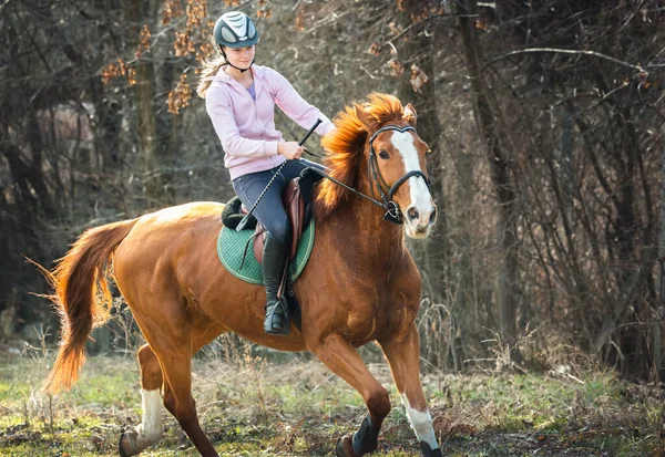Young Pretty Girl Riding Horse — Stock Photo, Image