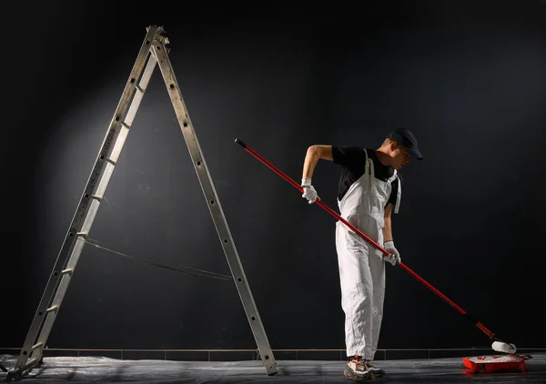 Hombre Pintando Una Pared Pintor Rojo Pared Pintura General Color —  Fotos de Stock