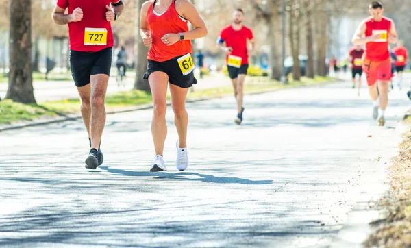 Marathon Kör Lopp Människor Fötter Väg — Stockfoto