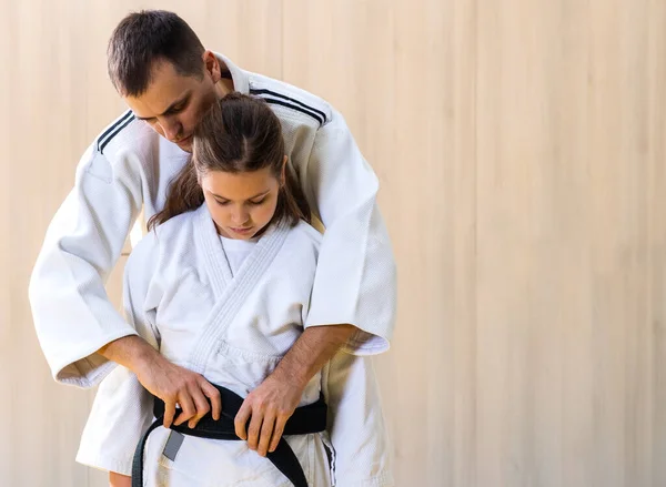 Allenatore Esperto Judo Con Cintura Nera Suo Allievo Prima Della — Foto Stock
