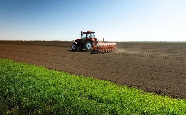 Сельскохозяйственная Техника Трактор Сеялка Посева Кукурузы — стоковое фото