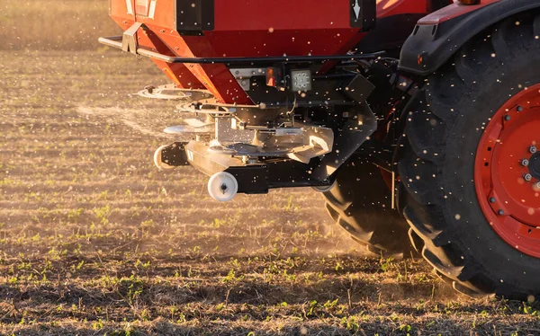 Tractor Die Kunstmest Verspreidt Vervoer Landbouw — Stockfoto