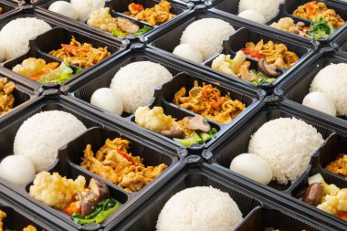 Modern Asya pirinç kutusu, Tayland kırmızı körili pirinç, paket plastik kutular..