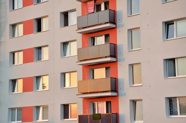 New facade on block of flats. Close view. — Stock Photo, Image