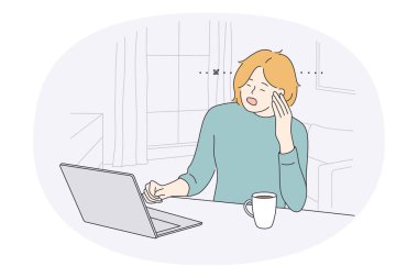 Yorgunluk ve stres konsepti. Genç yorgun iş kadını, dizüstü bilgisayarda oturuyor ve iş vektörü çiziminde uykulu ve yorgun hissediyor. 