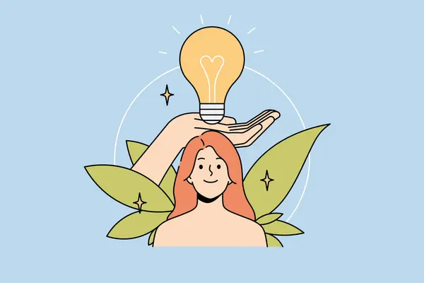 巨大的手把灯泡举过笑脸的女人头顶 快乐的女性会产生创造性的想法 头脑风暴般的思考计划或想法 视觉化的概念 矢量说明 — 图库矢量图片