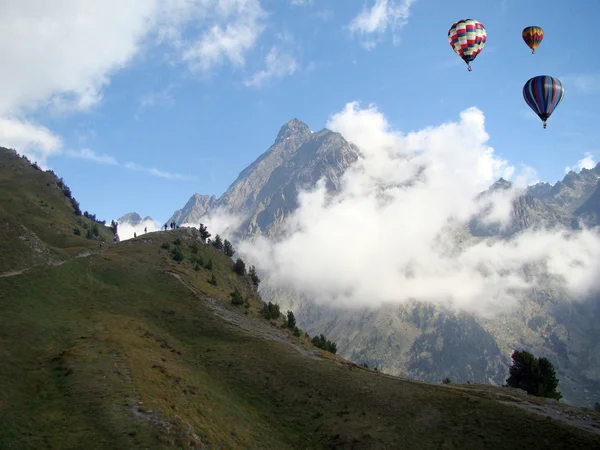 Gorące powietrze balony nad Alpami 2 — Zdjęcie stockowe