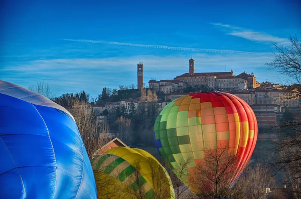 Aufblasen von Heißluftballons — Stockfoto