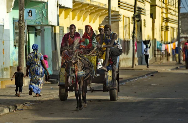 Saint Louis Senegal October 2021 Locals Bright National Clothes Driving 图库图片