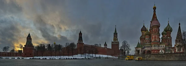 Moscow Russia December 2020 Kremlin Wall Spasskaya Tower Basil Cathedral — Foto Stock