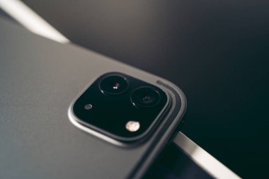 Londra, İngiltere - 2021.11.27: Ipad Pro 11 Inch Generation 2 'nin yakın plan çekimi 