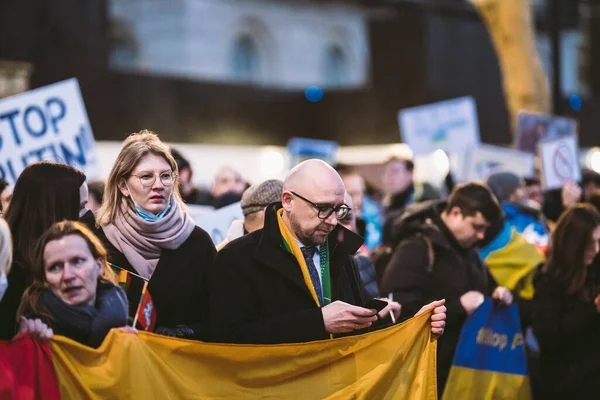 Downing Street Λονδίνο 2022 Διαδηλώνουν Ουκρανοί Χιλιάδες Συγκεντρώνονται Για Απαιτήσουν — Δωρεάν Φωτογραφία
