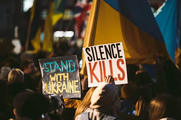 Downing Street Londra 2022 Ucraina Protestează Mii Oameni Adună Pentru — Fotografie de stoc gratuită