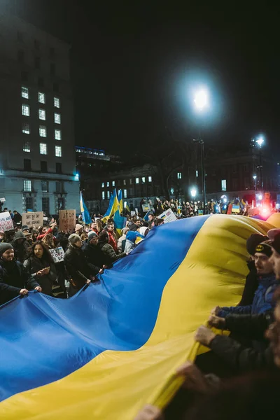 Downing Street Londyn Wielka Brytania 2022 Ukraińcy Protestują Tysiące Zbierają — Zdjęcie stockowe