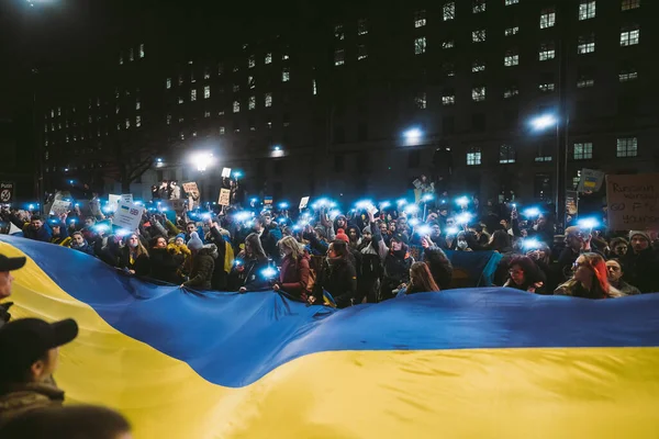 Даунинг Стрит Лондон 2022 Украинский Народ Держит Огромный Флаг Протесте — стоковое фото