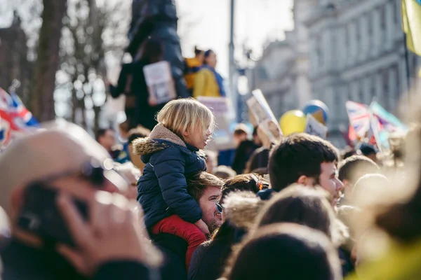 Downing Street London 2022 Young Ukrainian Children Flags Gather Demand — Stock Photo, Image