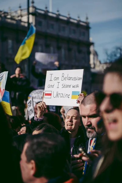 Downing Street London 2022 Ukrainian People Protest Thousands Gather Demand — Stock Photo, Image