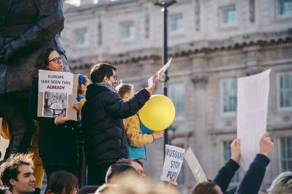 Downing Street London 2022 Ukrainian People Protest Thousands Gather Demand — Stock Photo, Image