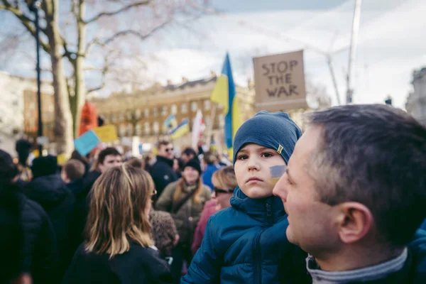 Downing Street London 2022 Ukrainian People Protest Thousands Gather Demand — ストック写真
