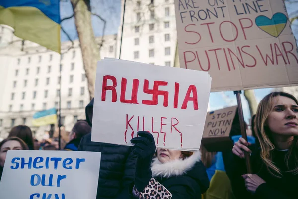 Downing Street Londýn Velká Británie 2022 Ukrajinci Protestují Tisíce Lidí — Stock fotografie