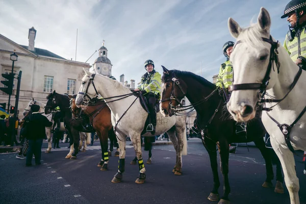 Downing Street Londra Mbh 2022 Ufficiali Polizia Cavallo Servizio Alla — Foto Stock