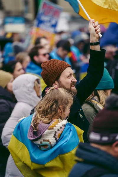Трафальгарская Площадь Лондон 2022 Молодые Украинские Дети Собираются Потребовать Ужесточения — стоковое фото
