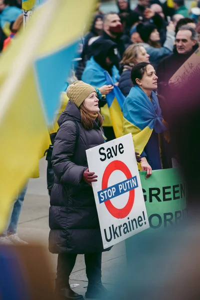 Trafalgar Square Londres 2022 Protesta Del Pueblo Ucraniano Miles Personas — Foto de Stock