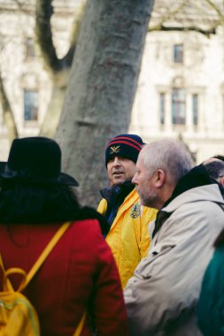 Parlamento Meydanı, Londra - 2022.03.06: Ukrayna halkı, Ukrayna 'daki savaşı durdurmak için Rusya' ya İngiliz Hükümeti, AB ve ABD 'den daha sert yaptırımlar talep etmek üzere toplandı