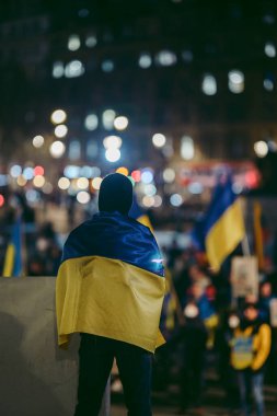 Trafalgar Meydanı, Londra - 124; İngiltere - 2022,03.07: Ukrayna halkı protesto etti, binlercesi Ukrayna 'daki savaşı durdurmak için Rusya' ya İngiliz Hükümeti, AB ve ABD 'den daha sert yaptırımlar talep etmek için toplandı