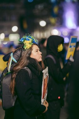 Trafalgar Meydanı, Londra - 124; İngiltere - 2022,03.07: Ukrayna halkı protesto etti, binlercesi Ukrayna 'daki savaşı durdurmak için Rusya' ya İngiliz Hükümeti, AB ve ABD 'den daha sert yaptırımlar talep etmek için toplandı