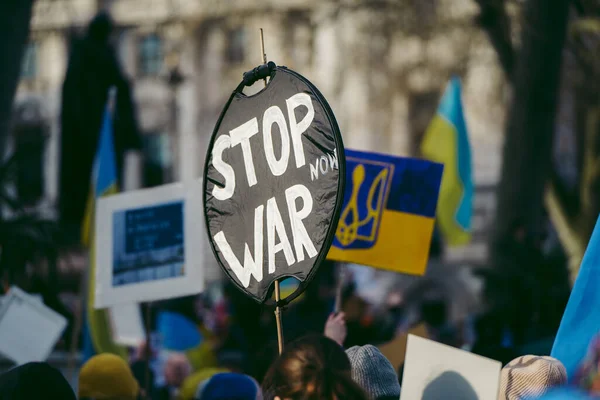 Parliament Square London 2022 Ukrainische Menschen Protestieren Tausende Versammeln Sich — Stockfoto