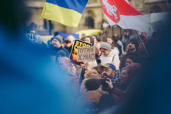 Πλατεία Του Κοινοβουλίου Λονδίνο 2022 Διαδήλωση Του Ουκρανικού Λαού Χιλιάδες — Φωτογραφία Αρχείου
