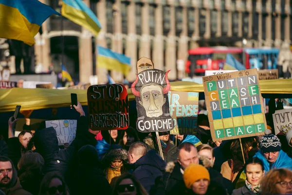 Парламентская Площадь Лондон 2022 Украинский Народ Протестует Тысячи Людей Собираются — стоковое фото