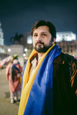 Trafalgar Meydanı, Londra - 124; İngiltere - 2022,03.09: Ukrayna halkı protesto etti, binlercesi Ukrayna 'daki savaşı durdurmak için Rusya' ya İngiliz Hükümeti, AB ve ABD 'den daha sert yaptırımlar talep etmek için toplandı