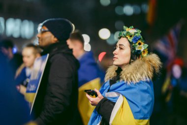Trafalgar Meydanı, Londra - 124; İngiltere - 2022,03.09: Ukrayna halkı protesto etti, binlercesi Ukrayna 'daki savaşı durdurmak için Rusya' ya İngiliz Hükümeti, AB ve ABD 'den daha sert yaptırımlar talep etmek için toplandı