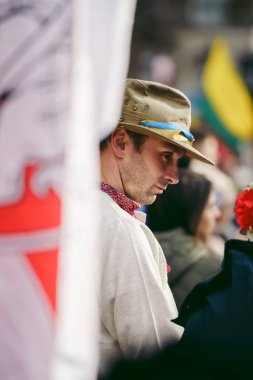 Hükümetin, Londra 'nın 124; İngiltere - 2022.03.12: Ukrayna halkı protesto ediyor, binlercesi Rusya' ya İngiliz Hükümeti, AB ve ABD 'den Ukrayna' daki savaşı durdurmak için daha sert yaptırımlar talep etmek için toplandı